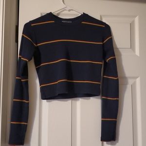 Long sleeve crop top